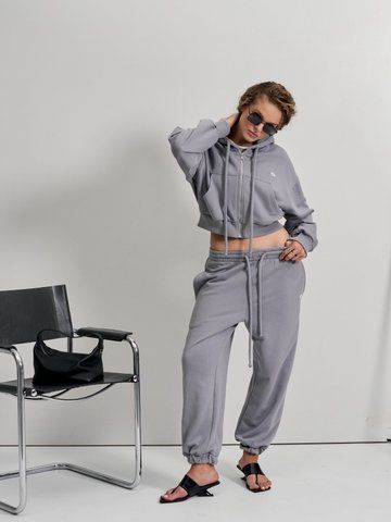 Костюм зіпка вкорочена і джогери вкорочені, сірий kostium-zipka-vkorochena-i-dzhohery-vkorocheni-siryi фото